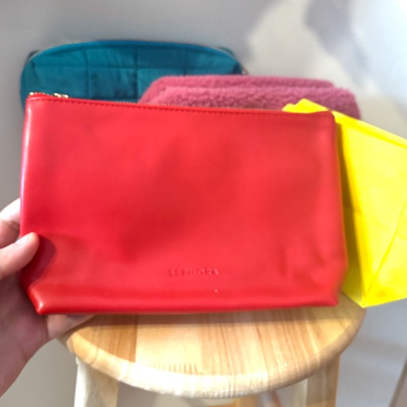 Lot of three collectible Sephora cosmetic bags with a Supergoop bag bonus NWT - Picture 2 of 10